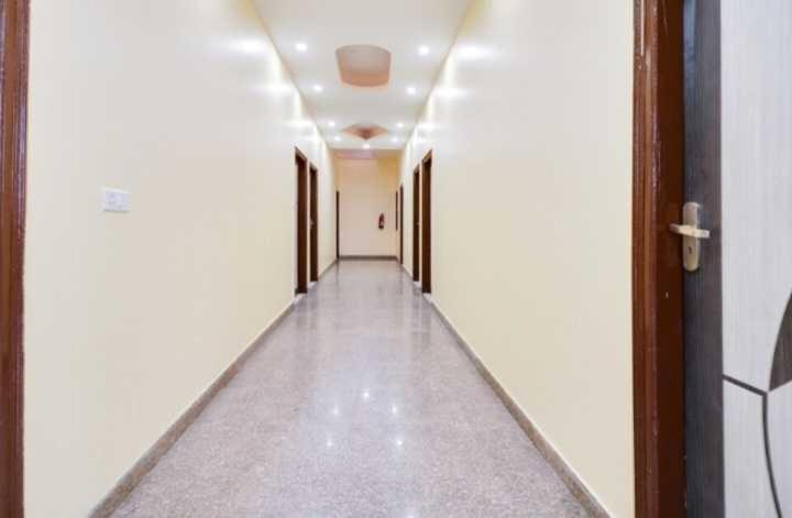 Hotel O Jas Inn Near Star Mall Гургаон Экстерьер фото